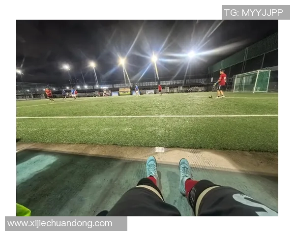 足球明星朋友圈背后的故事与友情揭秘