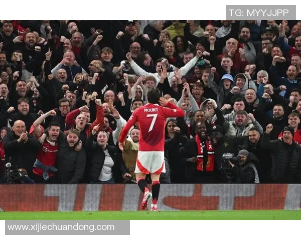 回顾2001年曼联与热刺的经典对决：激情四溢的英超赛场瞬间